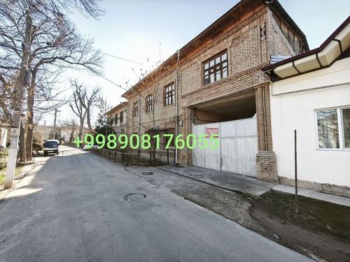 9-xonali uy, 800 m²