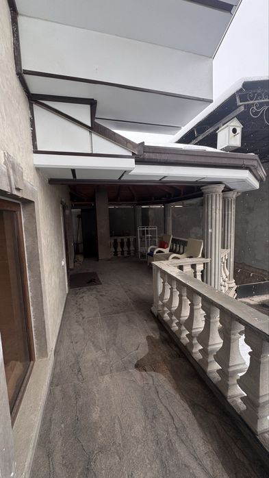 9-room house, 5000 m²