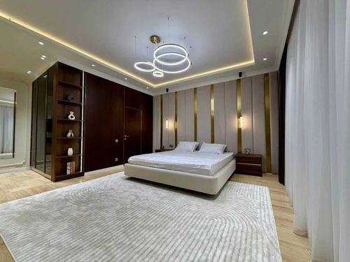 4-xonali kvartira, 130 m²