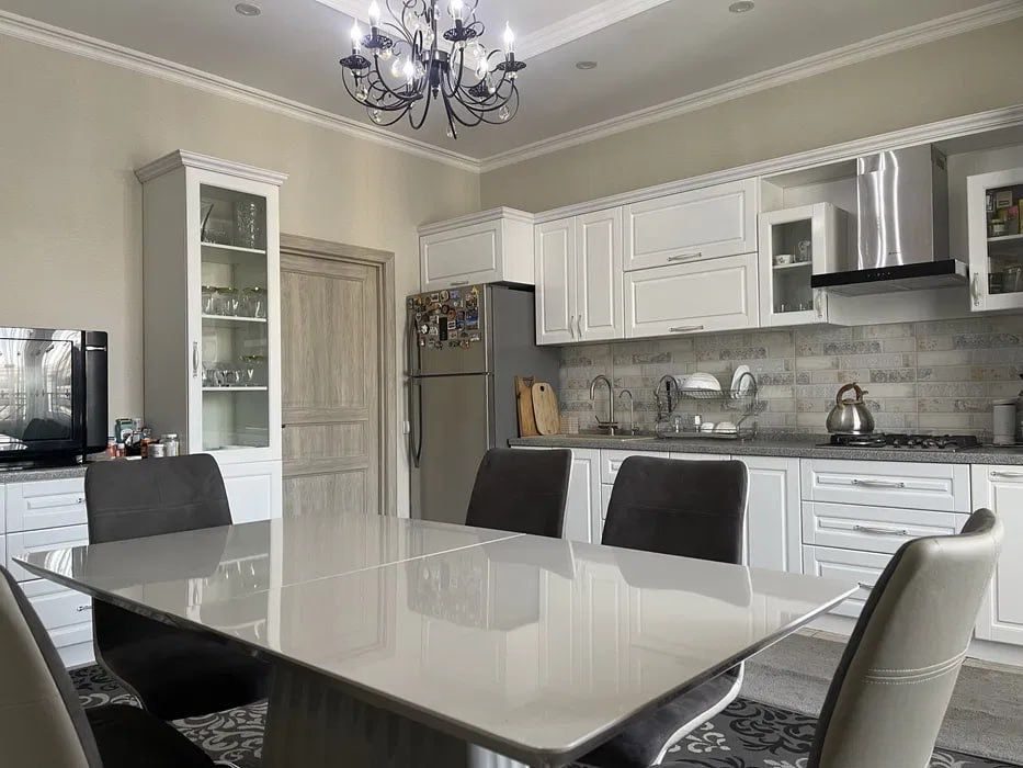4-xonali kvartira, 160 m², Toshkent, Shayxontohur tumani, sotuvga
