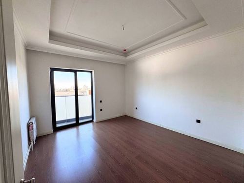 4-комнатная квартира, 150 м²