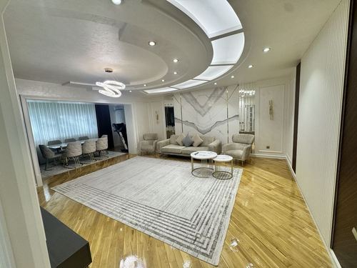 4-комнатная квартира, 140 м²
