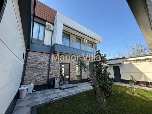 6-комнатный дом, 370 м²