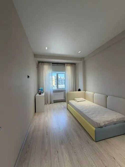 3-xonali kvartira, 76 m²