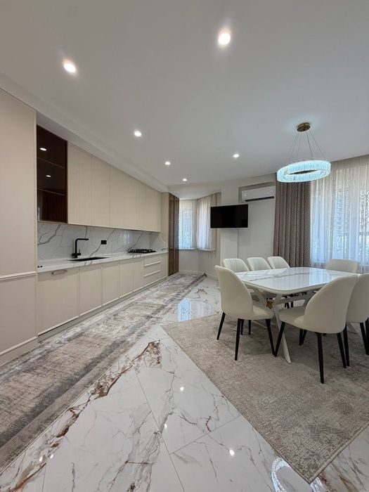 4-xonali kvartira, 190 m², Toshkent, Yunusobod tumani, sotuvga