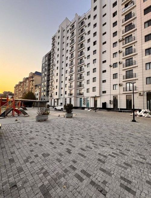 3-xonali kvartira, 90 m²