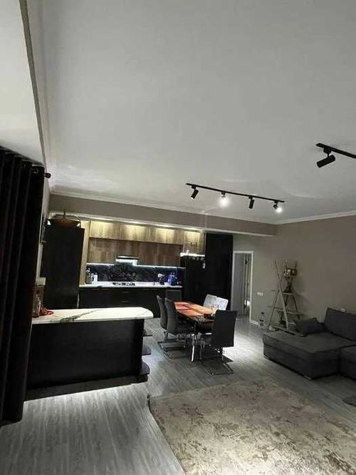 4-xonali kvartira, 178 m²