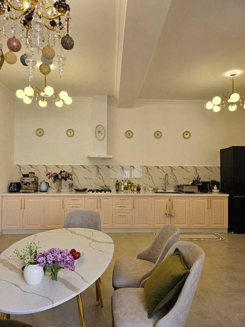 9-xonali uy, 280 m²
