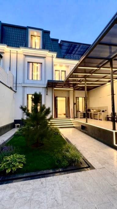 6-xonali uy, 360 m²