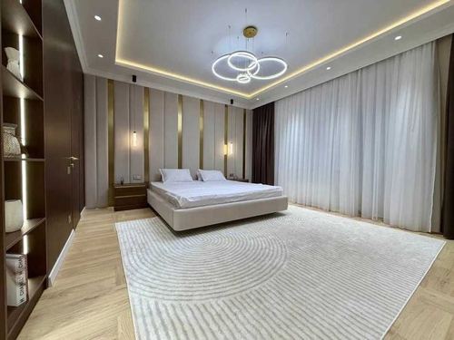 4-комнатная квартира, 130 м²