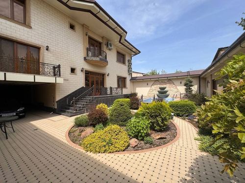 8-комнатный дом, 362 м²