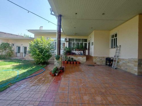 3-xonali uy, 400 m²