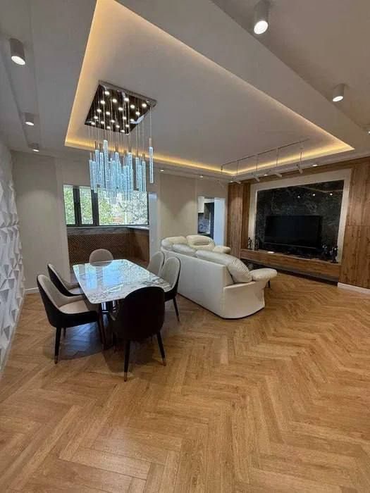 4-комнатная квартира, 140 м², Ташкент, Шайхантахурский район, на продажу
