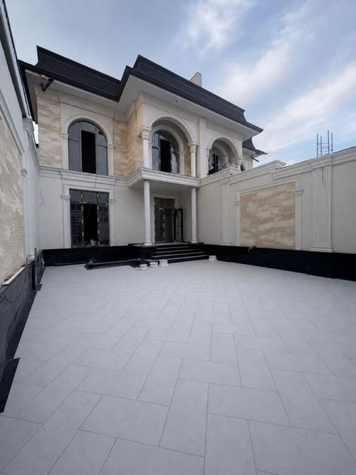 7-xonali uy, 340 m²