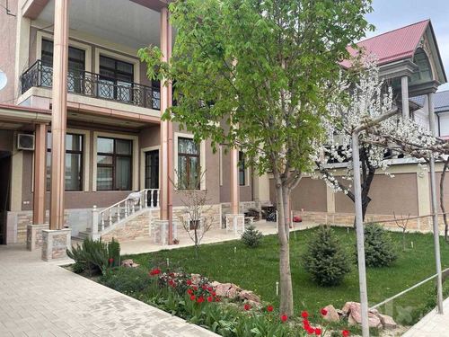 8-xonali uy, 600 m²