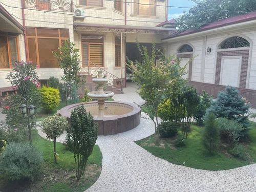 10-xonali uy, 1009 m²