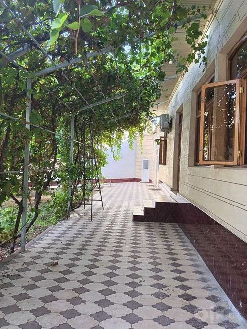 6-комнатный дом, 600 м²