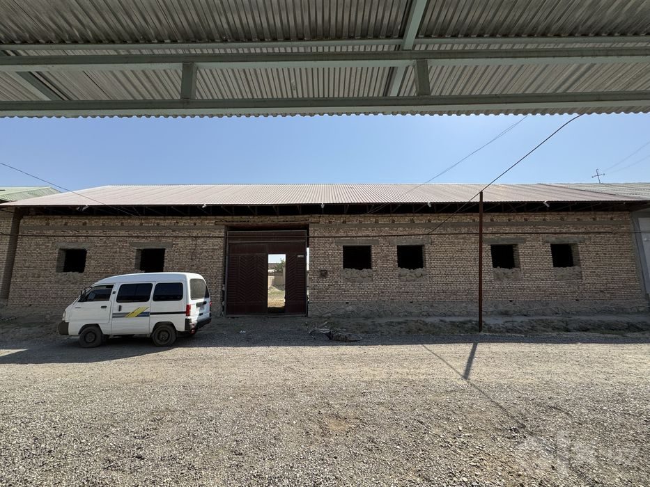 Navoiy shaxardan 16 sotixlik hovli sotiladi