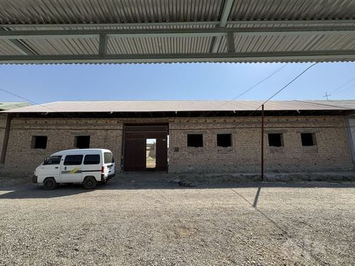 Navoiy shaxardan 16 sotixlik hovli sotiladi