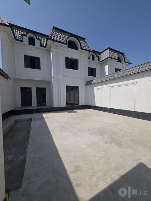 8-комнатный коттедж, 27 м²