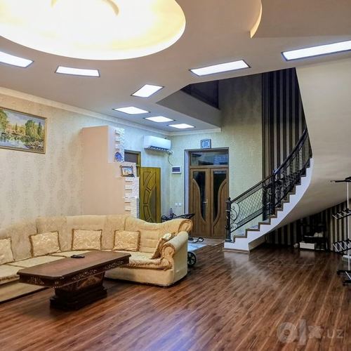 8-комнатный дом, 440 м²