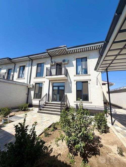 5-комнатная квартира, 2.4 м²