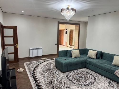 4-комнатная квартира, 140 м²
