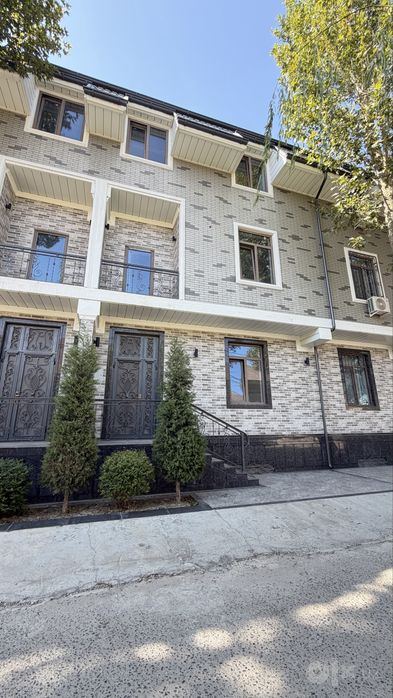 8-комнатный таунхаус, 270 м²
