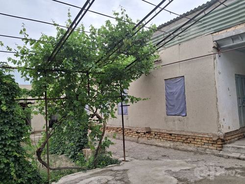 6-room house, 400 m²