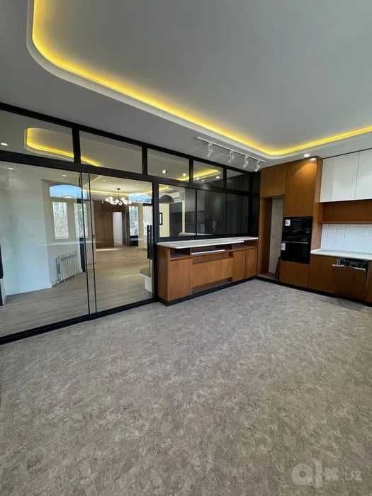 5-комнатная квартира, 212 м², Ташкент, Юнусабадский район, на продажу