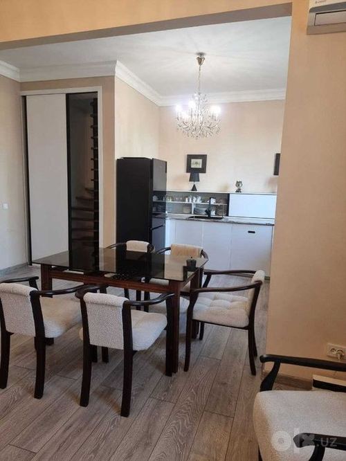 4-комнатная квартира, 136 м²
