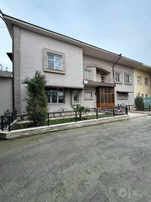 6-room house, 400 m²