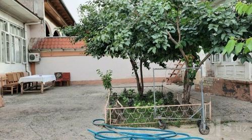 18-xonali uy, 1200 m²