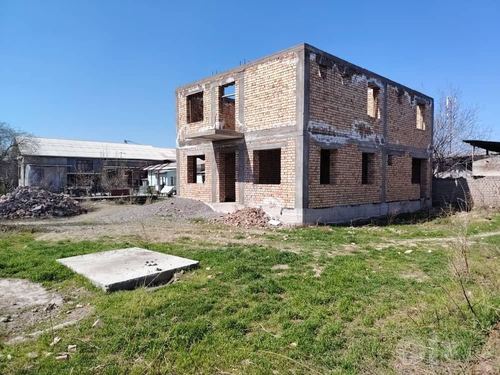 7-xonali uy, 240 m²