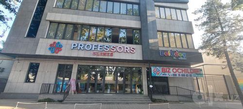 50-xonali uy, 700 m²