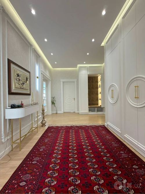 5-xonali kvartira, 220 m²