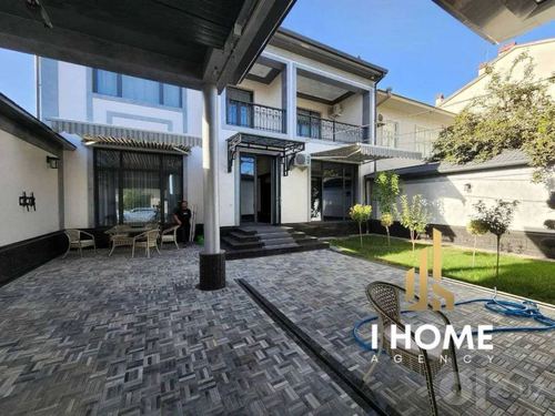10-xonali uy, 650 m²