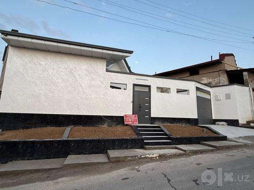 6-room house, 1.6 m²