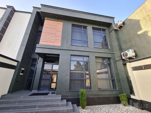 5-комнатный дом, 250 м²