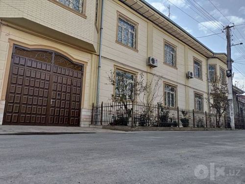 9-xonali uy, 200 m²