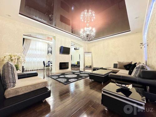 5-комнатная квартира, 270 м²