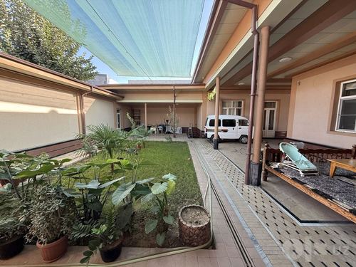 7-комнатная часть дома, 500 м²