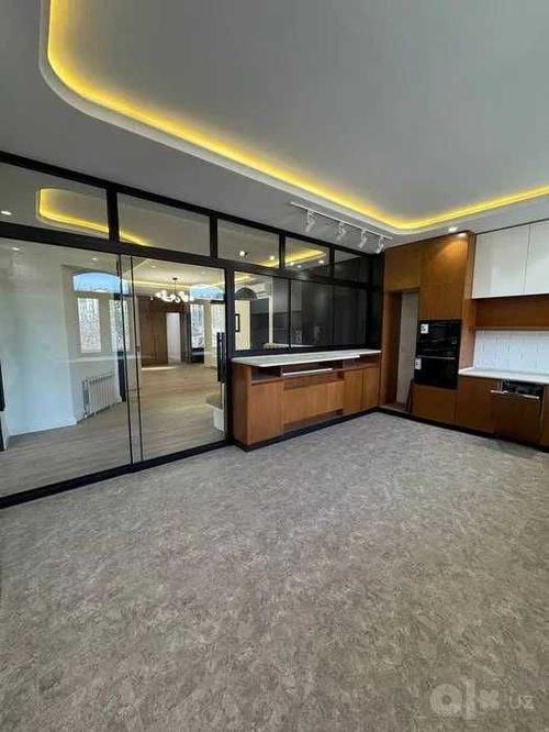 5-room apartment, 212 m²