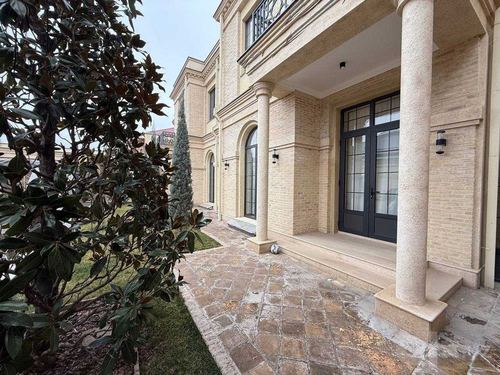 11-комнатный дом, 840 м²