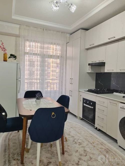 2-xonali kvartira, 70 m²