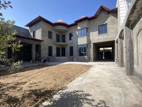 9-xonali uy qismi, 600 m²