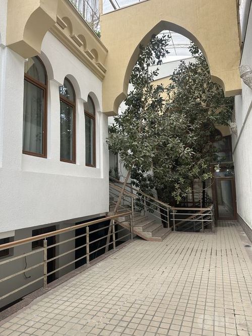 5-xonali uy, 400 m²