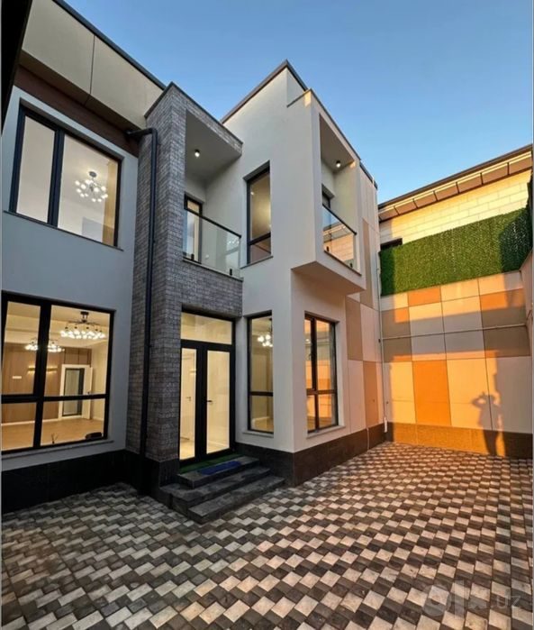 6-комнатный коттедж, 200 м², Ташкент, Мирзо-Улугбекский район, на продажу