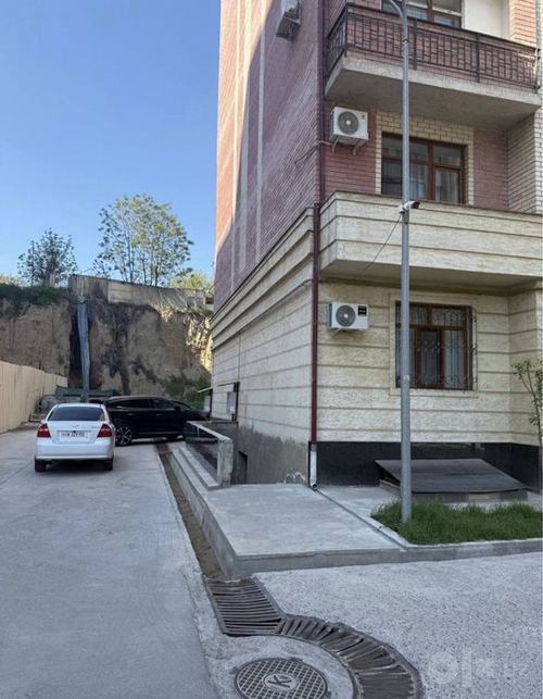 Продается помещение Ор-р: ул. Махтумкули 239м2