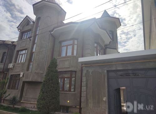 9-комнатный дом, 400 м²